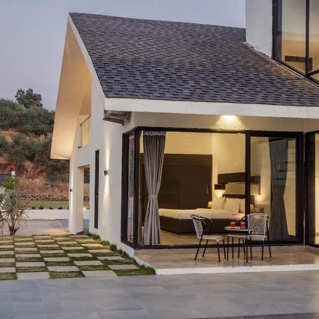 Saffronstays Stargazer, Karjat - Luxury Pool Villa With Lake View Exterior photo