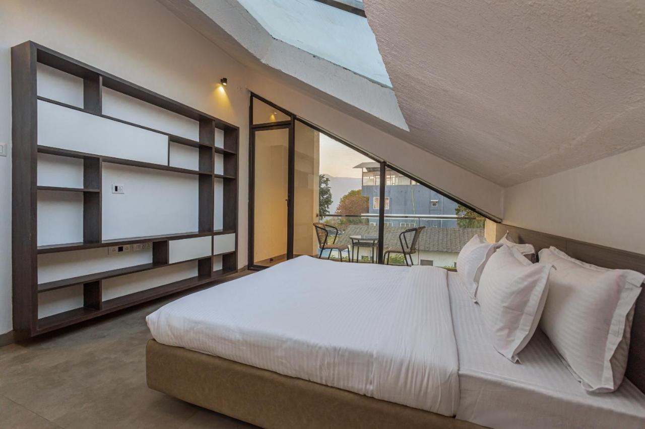 Saffronstays Stargazer, Karjat - Luxury Pool Villa With Lake View Exterior photo