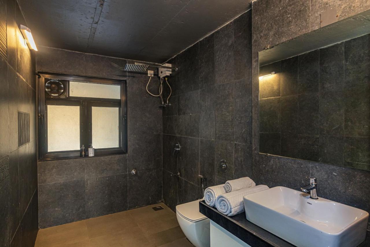 Saffronstays Stargazer, Karjat - Luxury Pool Villa With Lake View Exterior photo